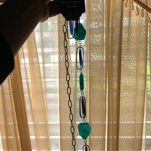 Jewelry set of earrings and necklace - Picture 1 of 5